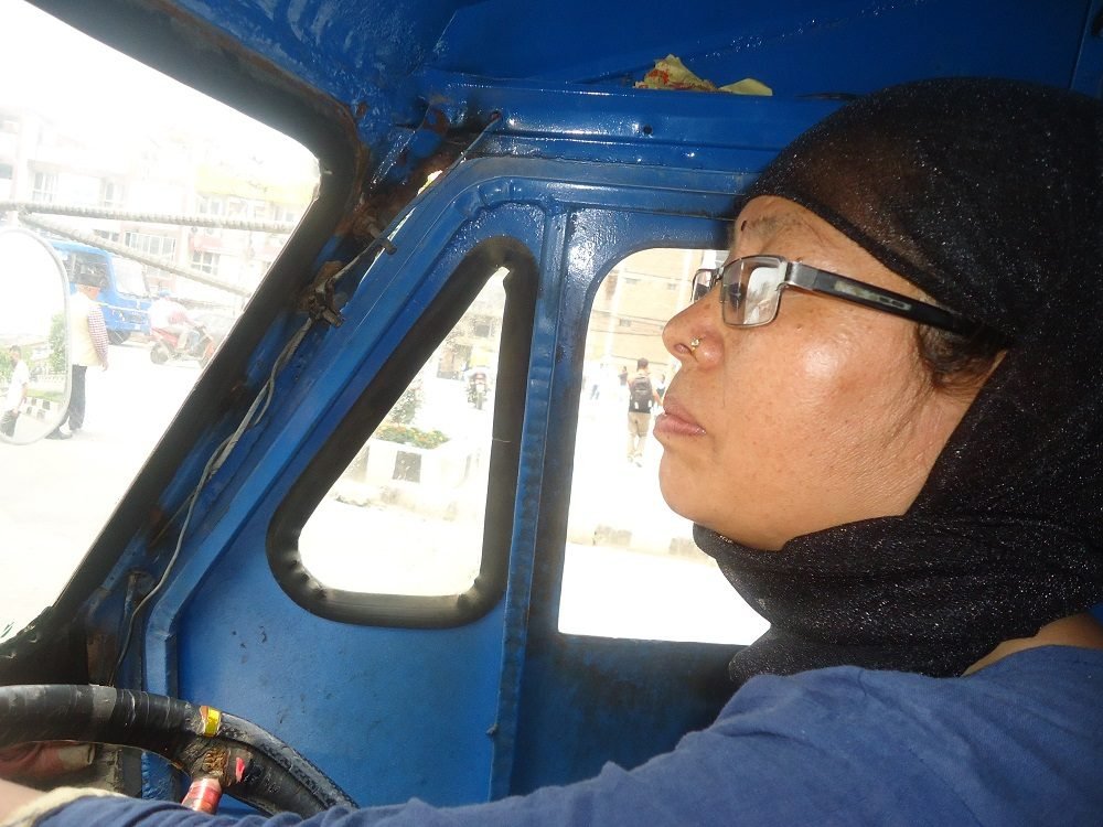 सडक पाइलटसँग अन्तरंग : धेरै ड्राइभरहरूले घाँस (गाँजा) खान्छन् !