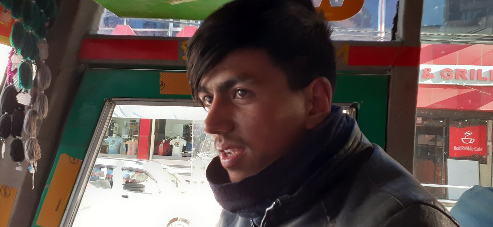 लकडाउनमा ड्राइभर पेशाः बस छाडेर टिपर चलाएँ फाइदै भयो, साथीहरु डुबे