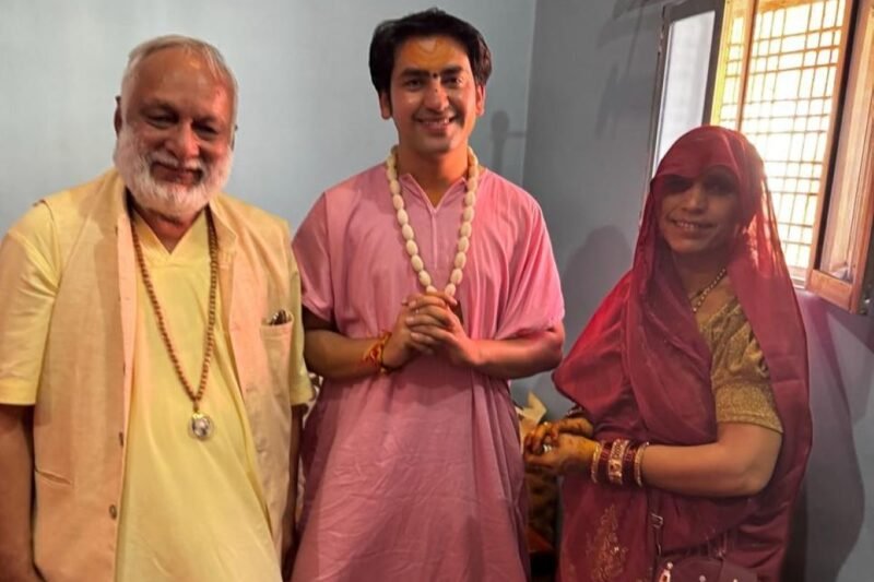 धिरेन्द्र कृष्ण शास्त्रीजी र स्वामी आनन्द अरुणको अन्तरसम्बन्ध